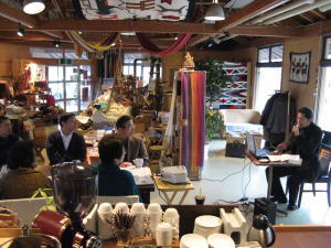 080304foodcafe1.jpg